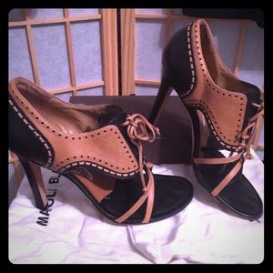 Manolo Blahnik Stilleto Sandals Blk/Tan